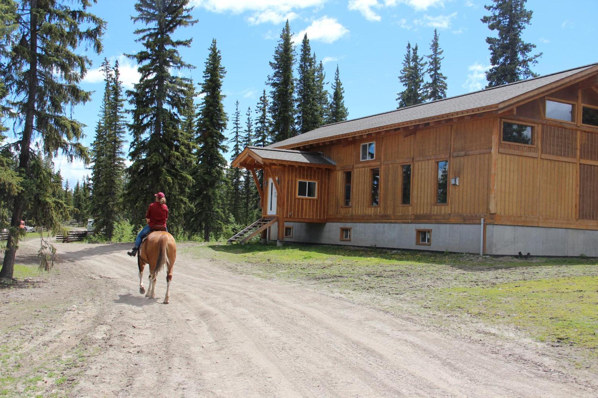 Red Cariboo Resort Anahim Lake Экстерьер фото